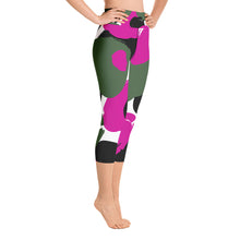 Load image into Gallery viewer, Fuchsia Camo - Active Capri Leggings